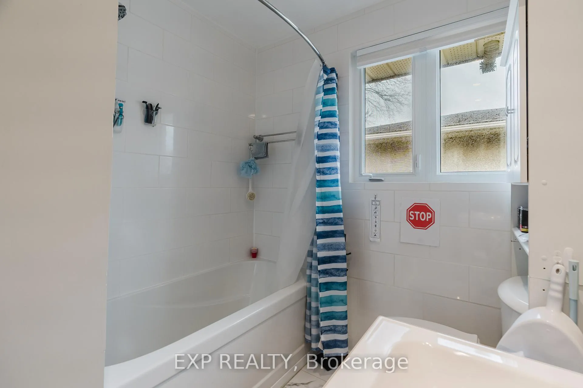 Photo 21 of 847 Pinewood Crescent, Ottawa, Queensway Terrace North — HOMEH
