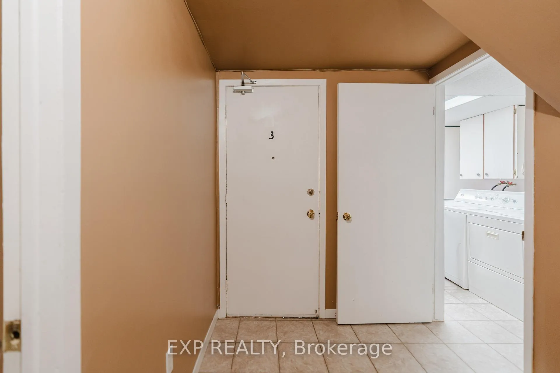 Photo 26 of 847 Pinewood Crescent, Ottawa, Queensway Terrace North — HOMEH