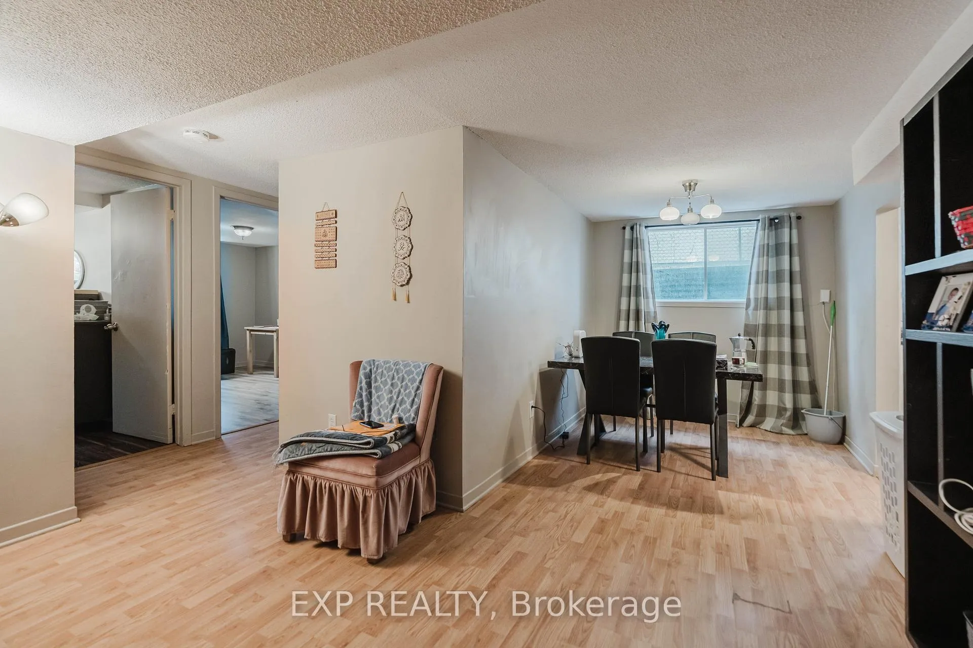 Photo 33 of 847 Pinewood Crescent, Ottawa, Queensway Terrace North — HOMEH
