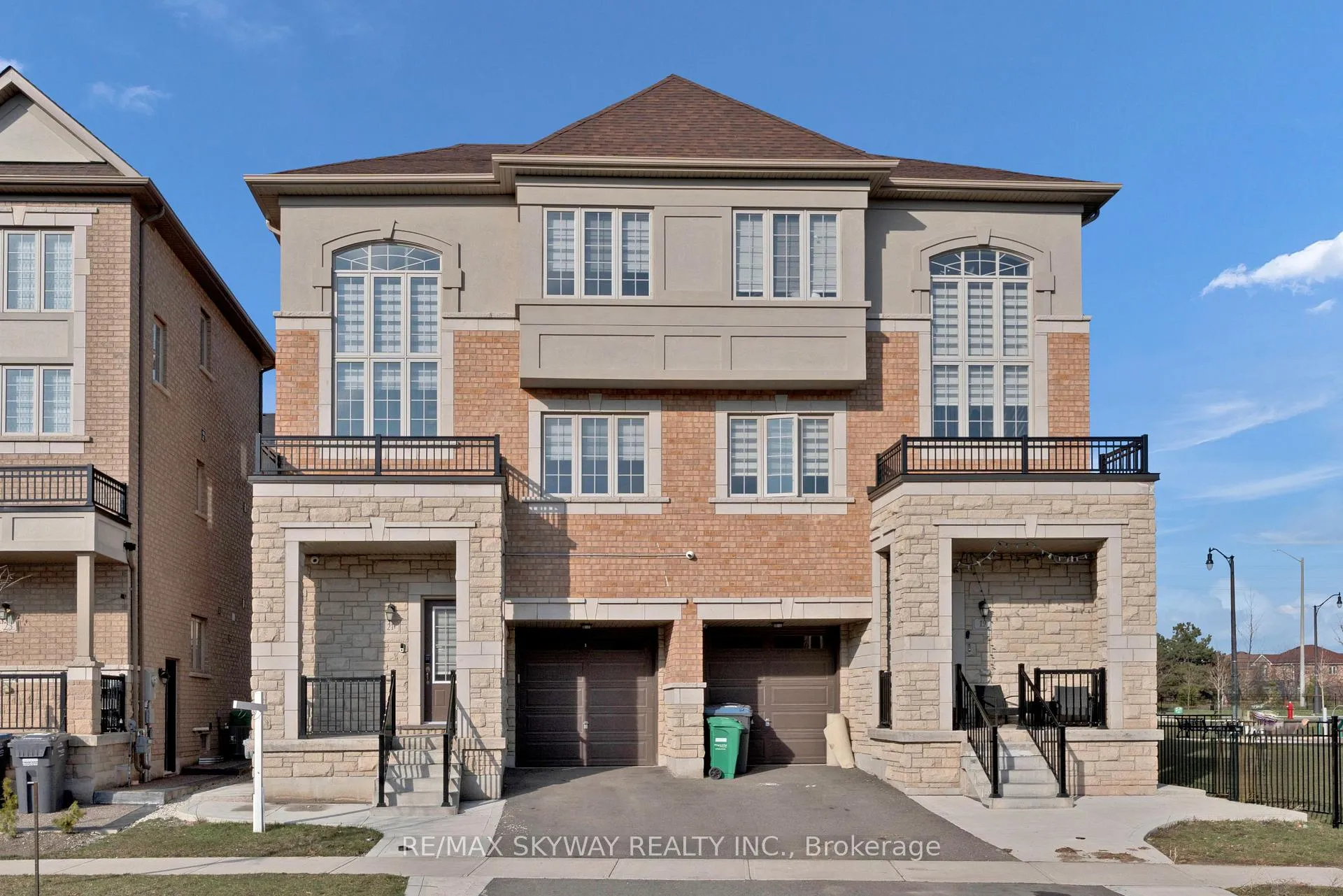 Front of 21 Allegro Drive