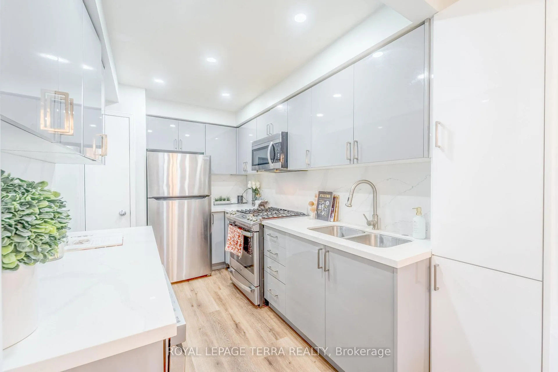 Photo 10 of 15 Heaver Drive, Whitby, Pringle Creek — HOMEH