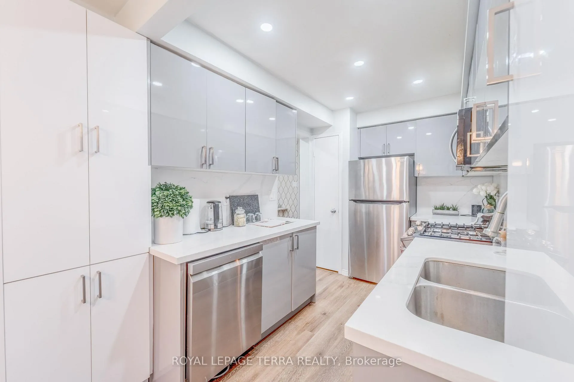 Photo 11 of 15 Heaver Drive, Whitby, Pringle Creek — HOMEH