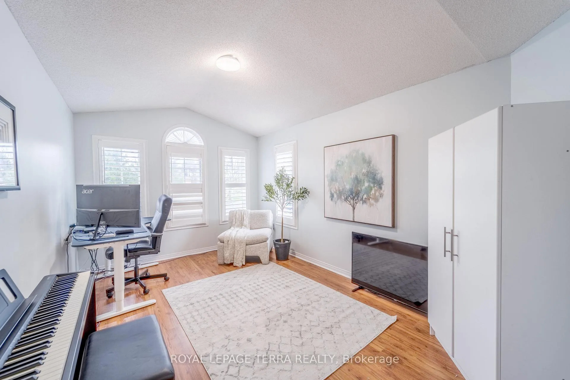 Photo 28 of 15 Heaver Drive, Whitby, Pringle Creek — HOMEH