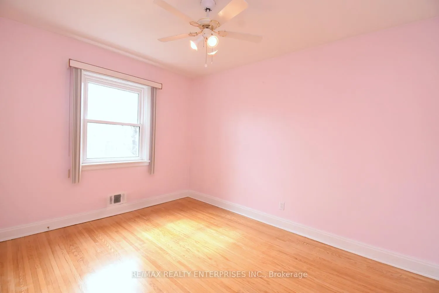 Photo 15 of 65 Hadrian Drive, Etobicoke, Elms-Old Rexdale — HOMEH