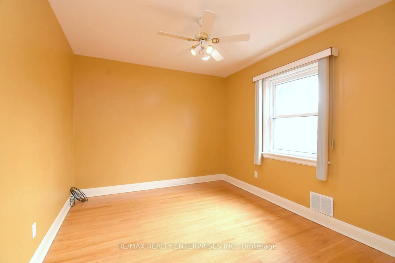 Photo 16 of 65 Hadrian Drive, Etobicoke, Elms-Old Rexdale — HOMEH
