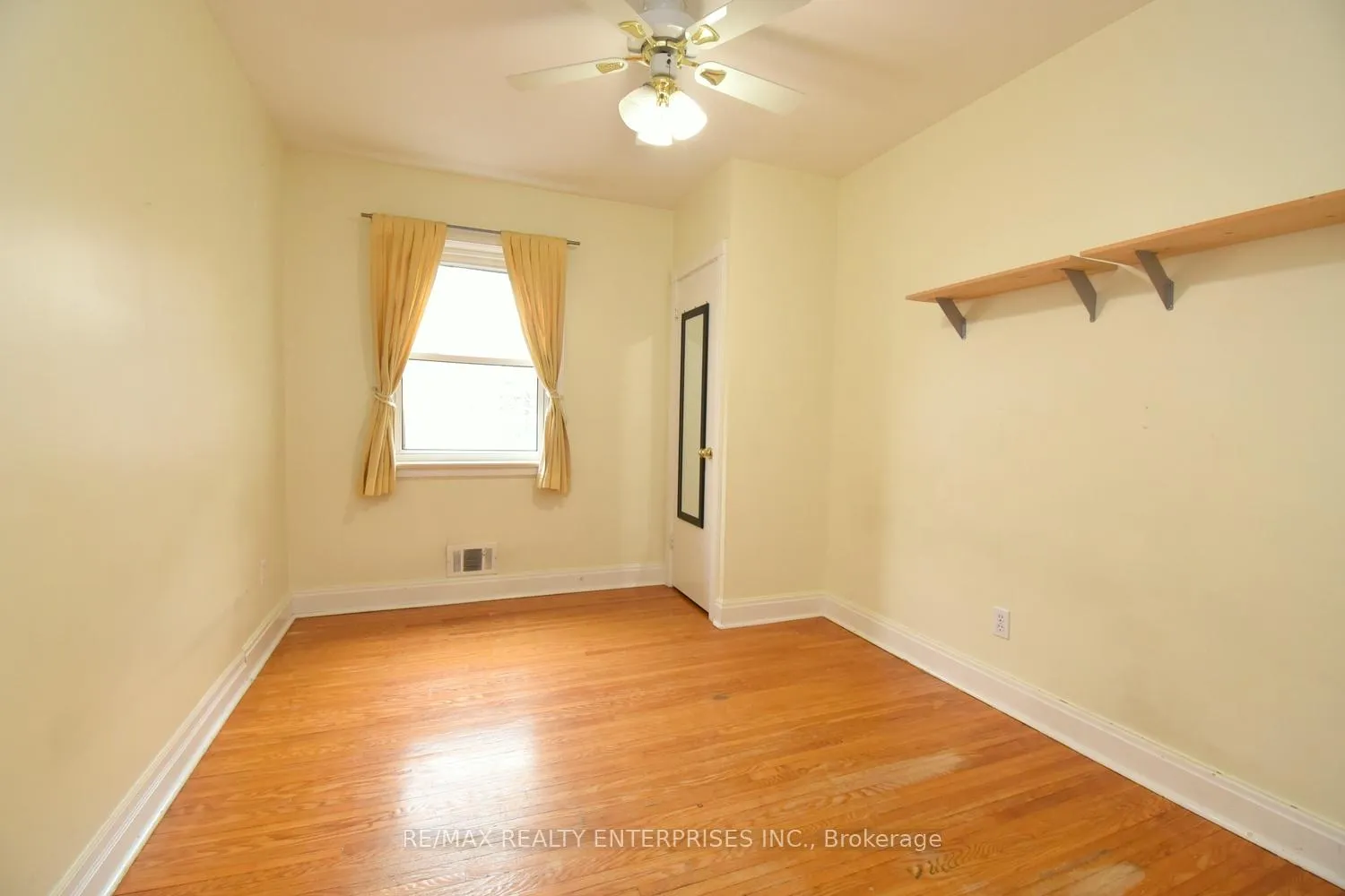 Photo 18 of 65 Hadrian Drive, Etobicoke, Elms-Old Rexdale — HOMEH