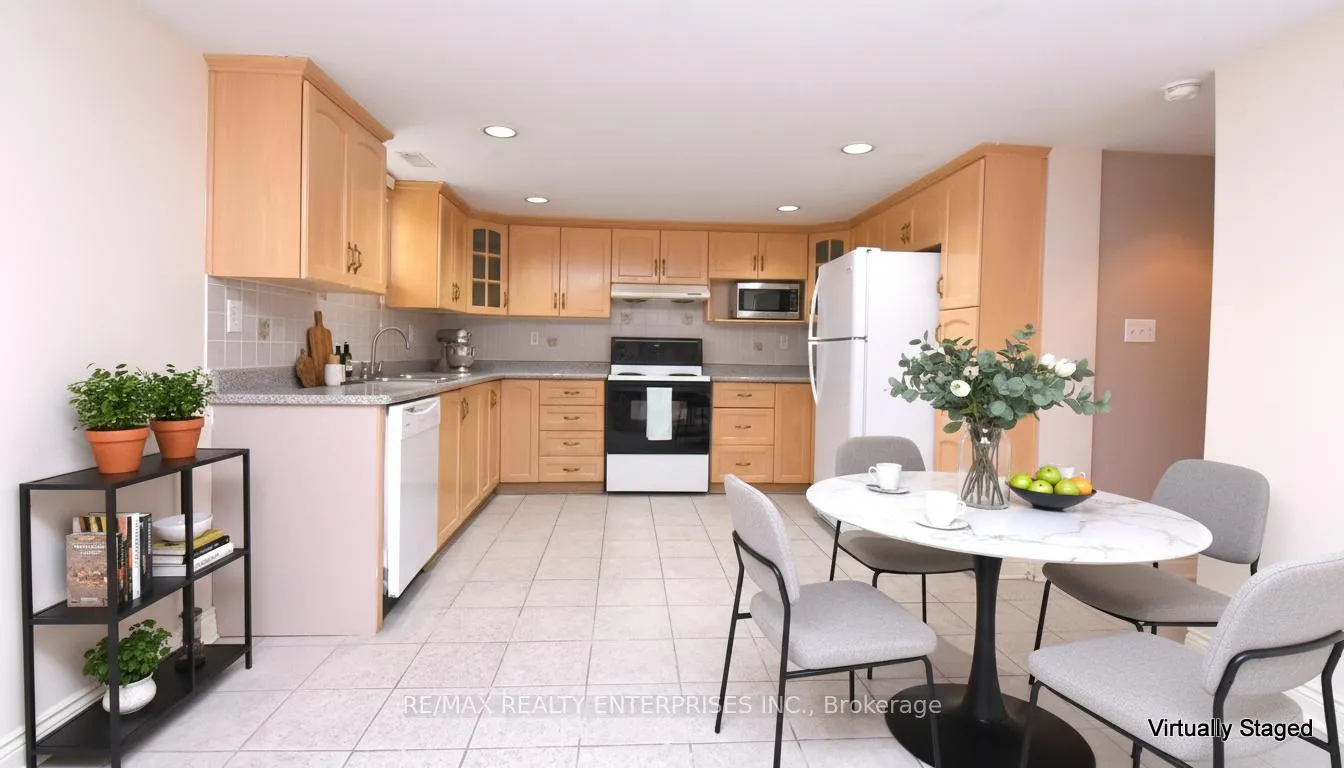 Photo 29 of 65 Hadrian Drive, Etobicoke, Elms-Old Rexdale — HOMEH
