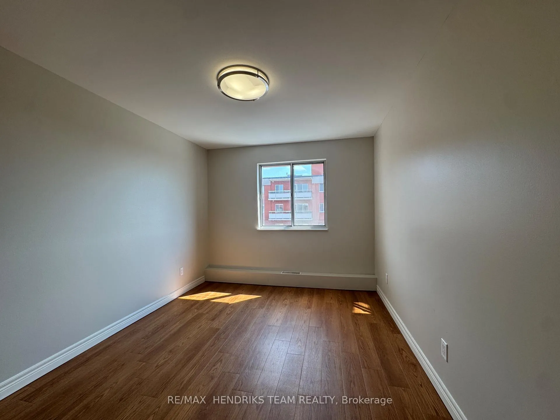 Photo 6 of Unit 803, 610 Lake Street, St. Catharines, Lakeport — HOMEH