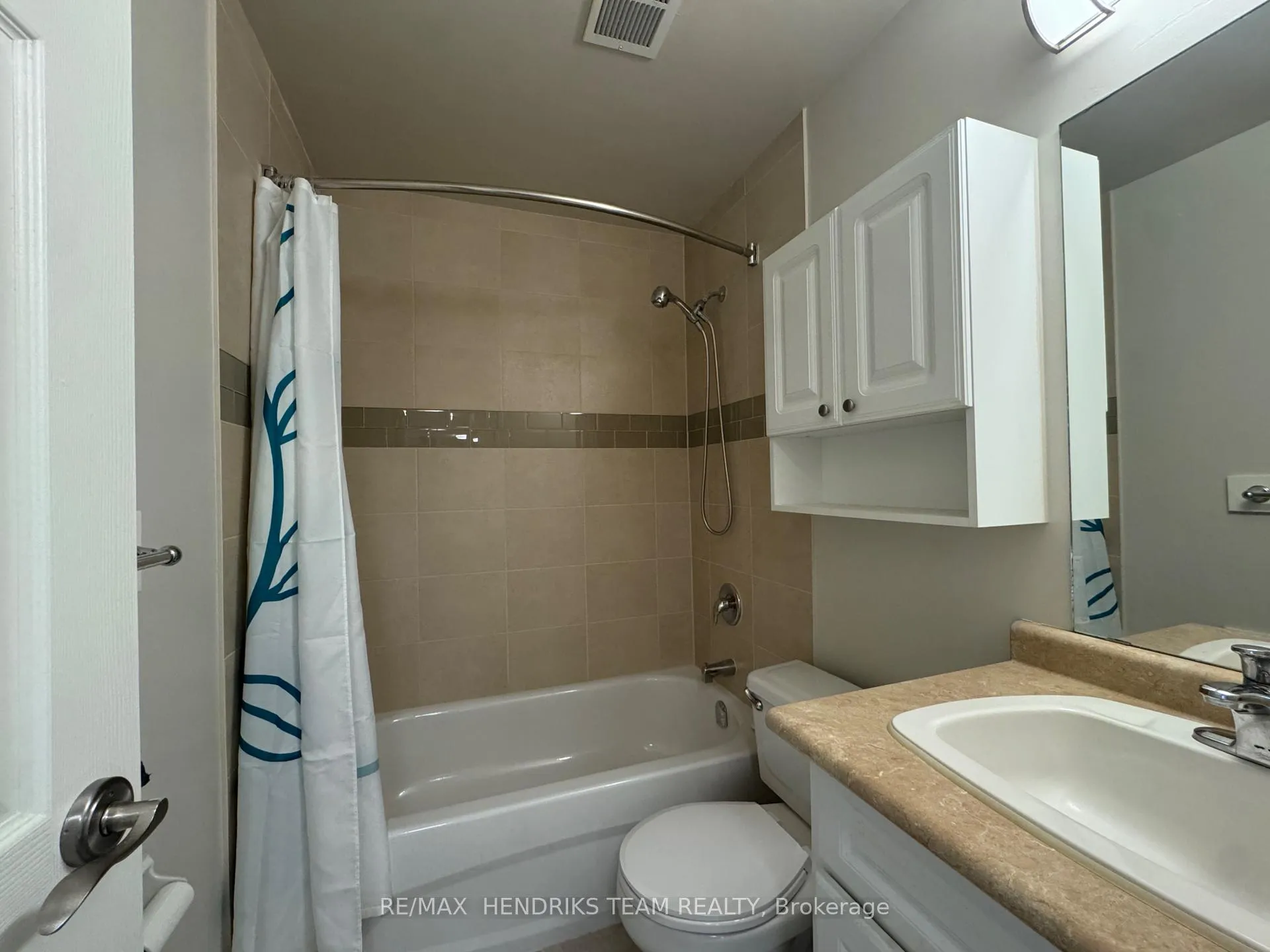 Photo 10 of Unit 803, 610 Lake Street, St. Catharines, Lakeport — HOMEH