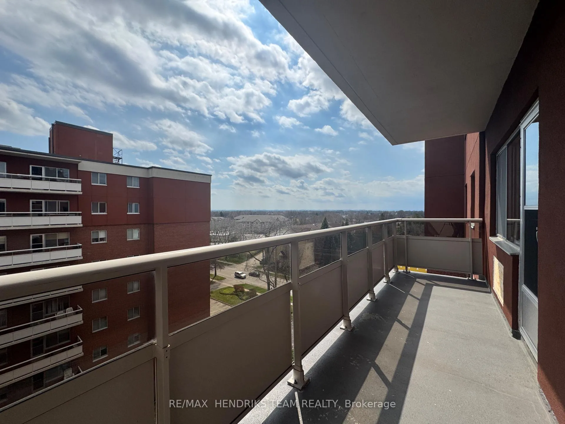 Photo 11 of Unit 803, 610 Lake Street, St. Catharines, Lakeport — HOMEH