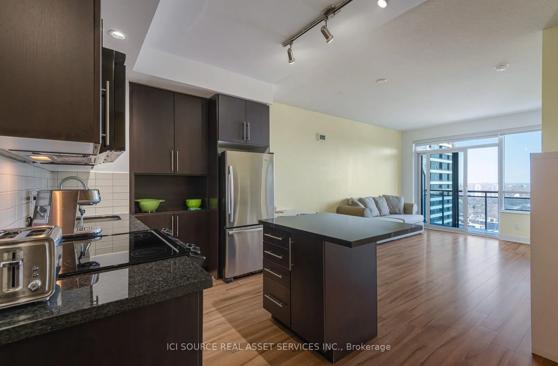 Front of Unit 2303, 28 Linden Street