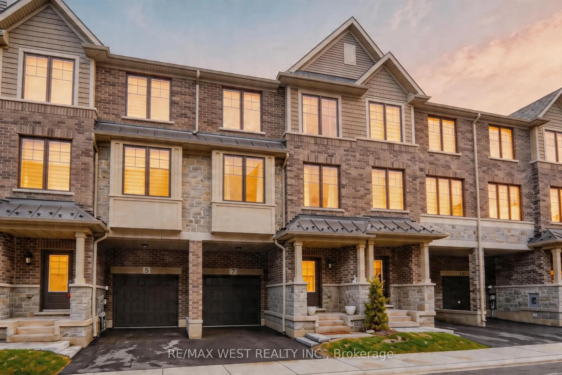 Front of 7 Folcroft Street W