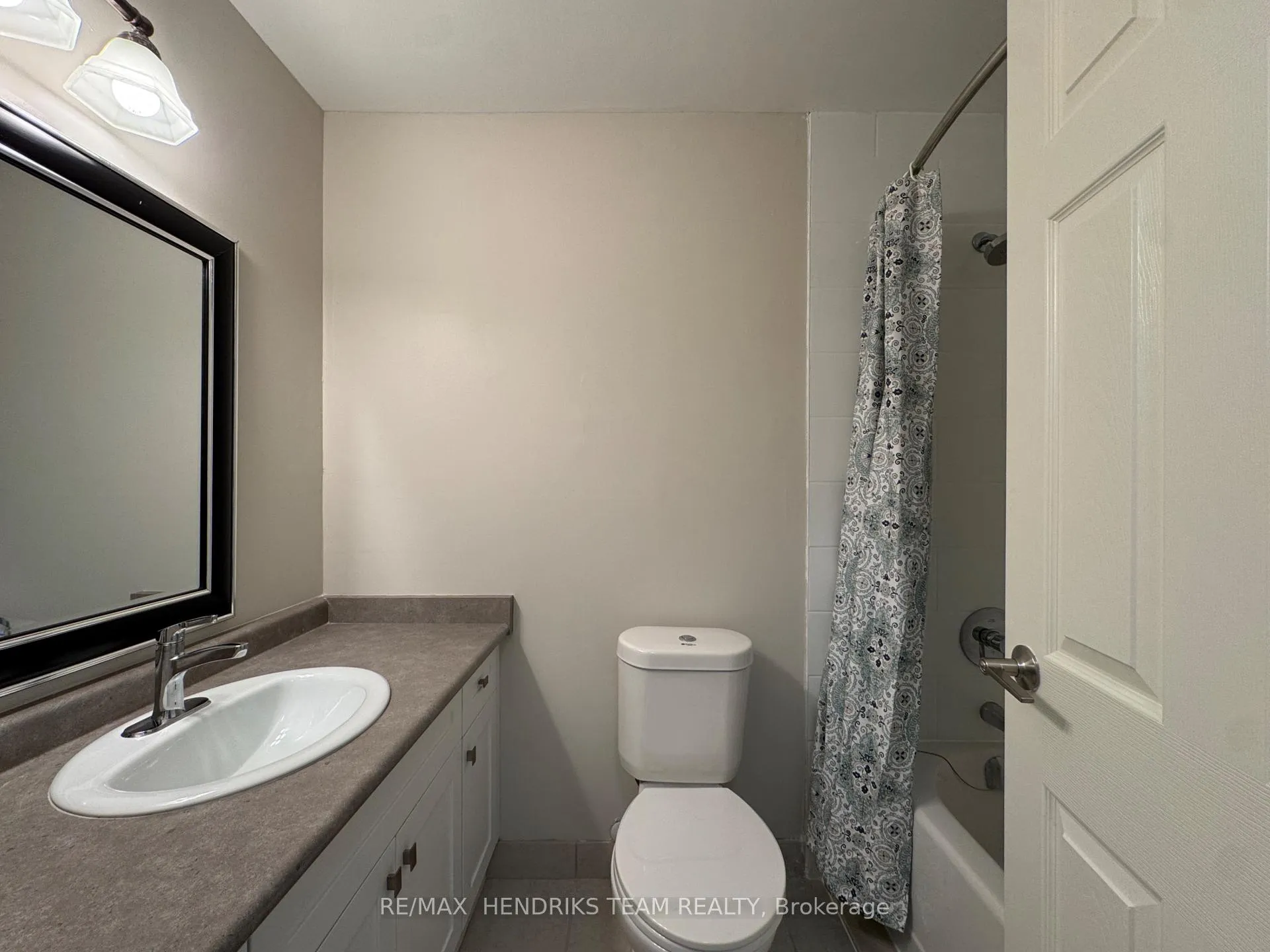 Photo 13 of Unit 705, 610 Lake Street, St. Catharines, Lakeport — HOMEH