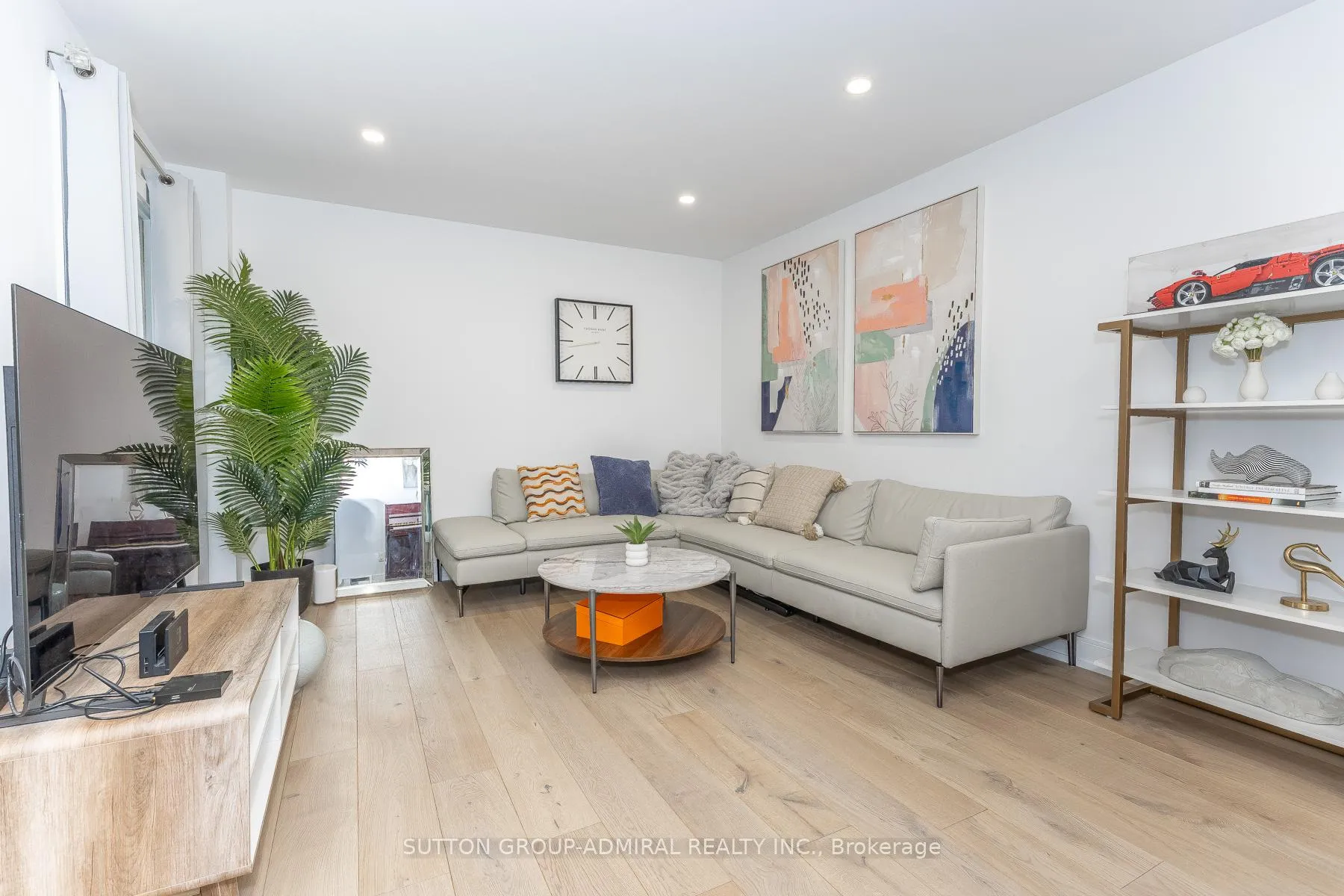 Photo 3 of 37 Spring Gate Boulevard, Vaughan, Crestwood-Springfarm-Yorkhill — HOMEH