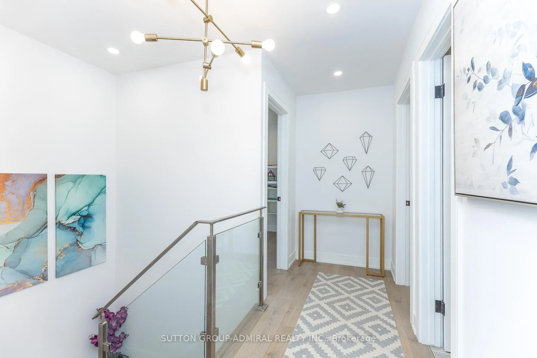 Photo 16 of 37 Spring Gate Boulevard, Vaughan, Crestwood-Springfarm-Yorkhill — HOMEH