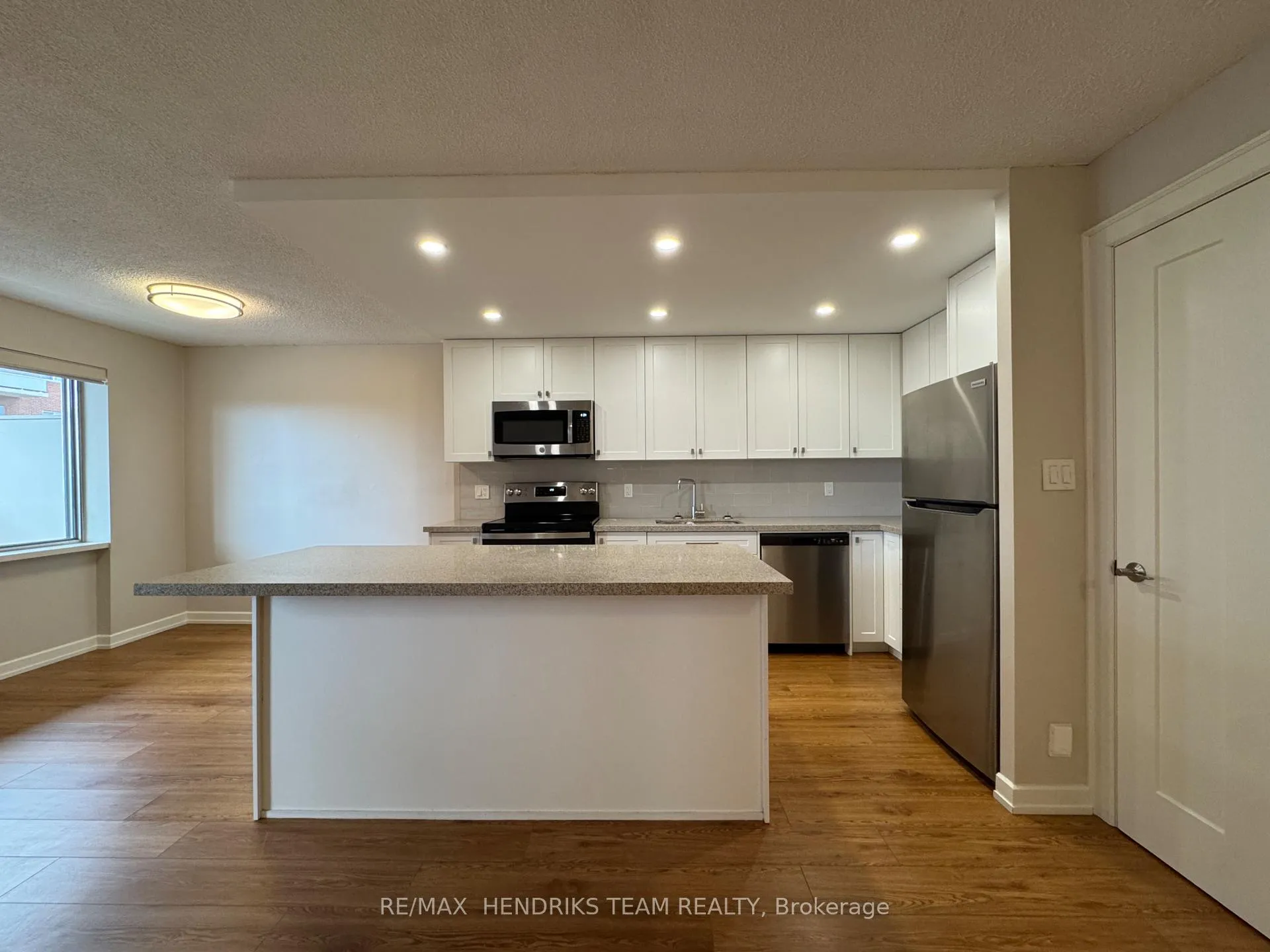 Photo 2 of Unit 507, 610 Lake Street, St. Catharines, Lakeport — HOMEH