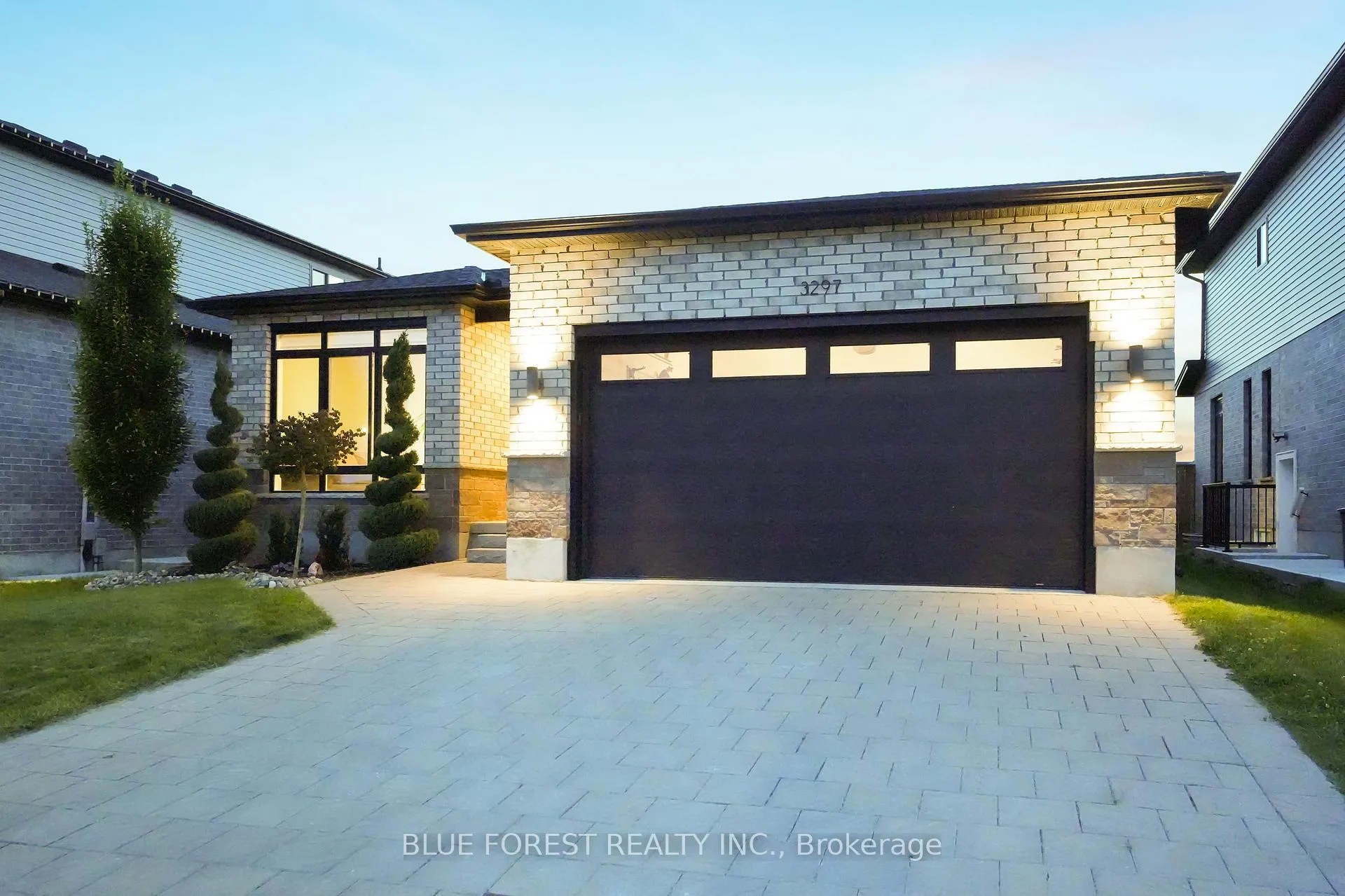 Photo 3 of 3297 Regiment Road, London, South V — HOMEH