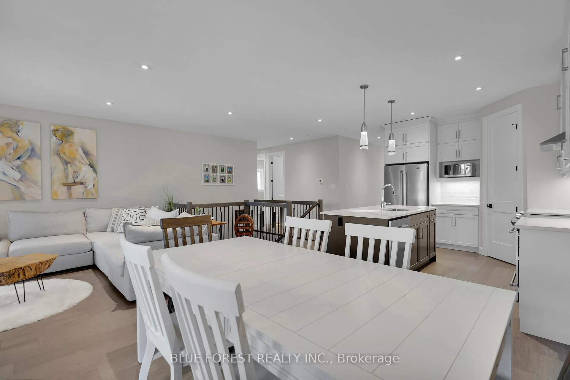 Photo 23 of 3297 Regiment Road, London, South V — HOMEH