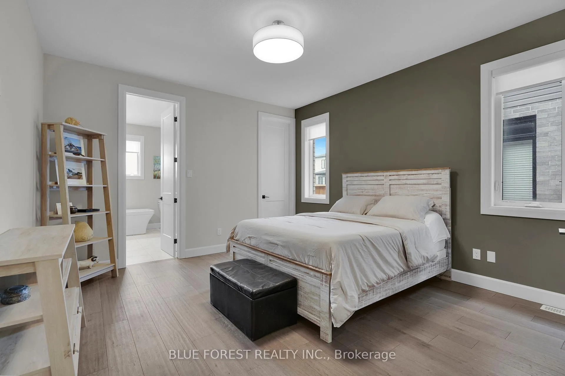 Photo 24 of 3297 Regiment Road, London, South V — HOMEH