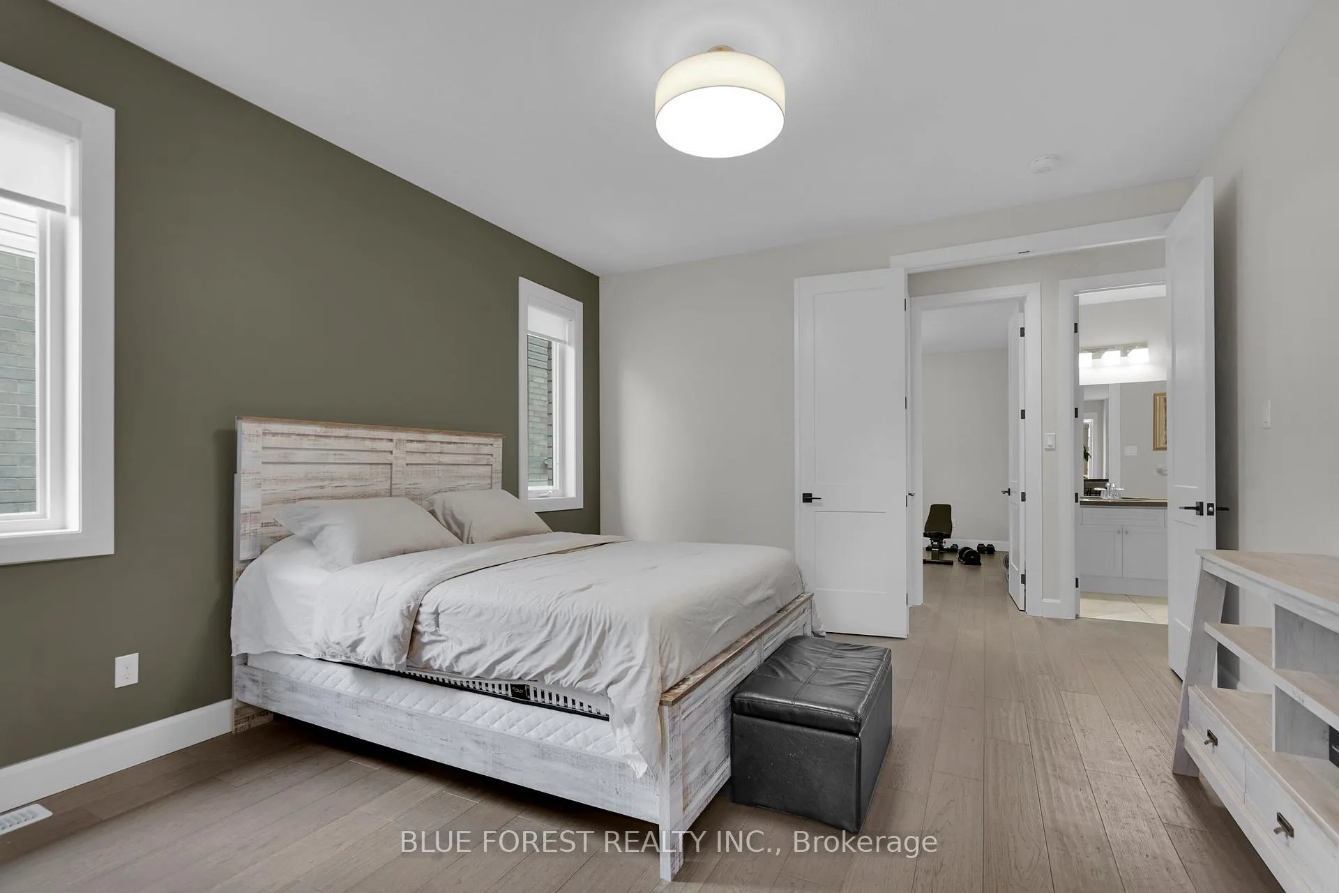 Photo 25 of 3297 Regiment Road, London, South V — HOMEH