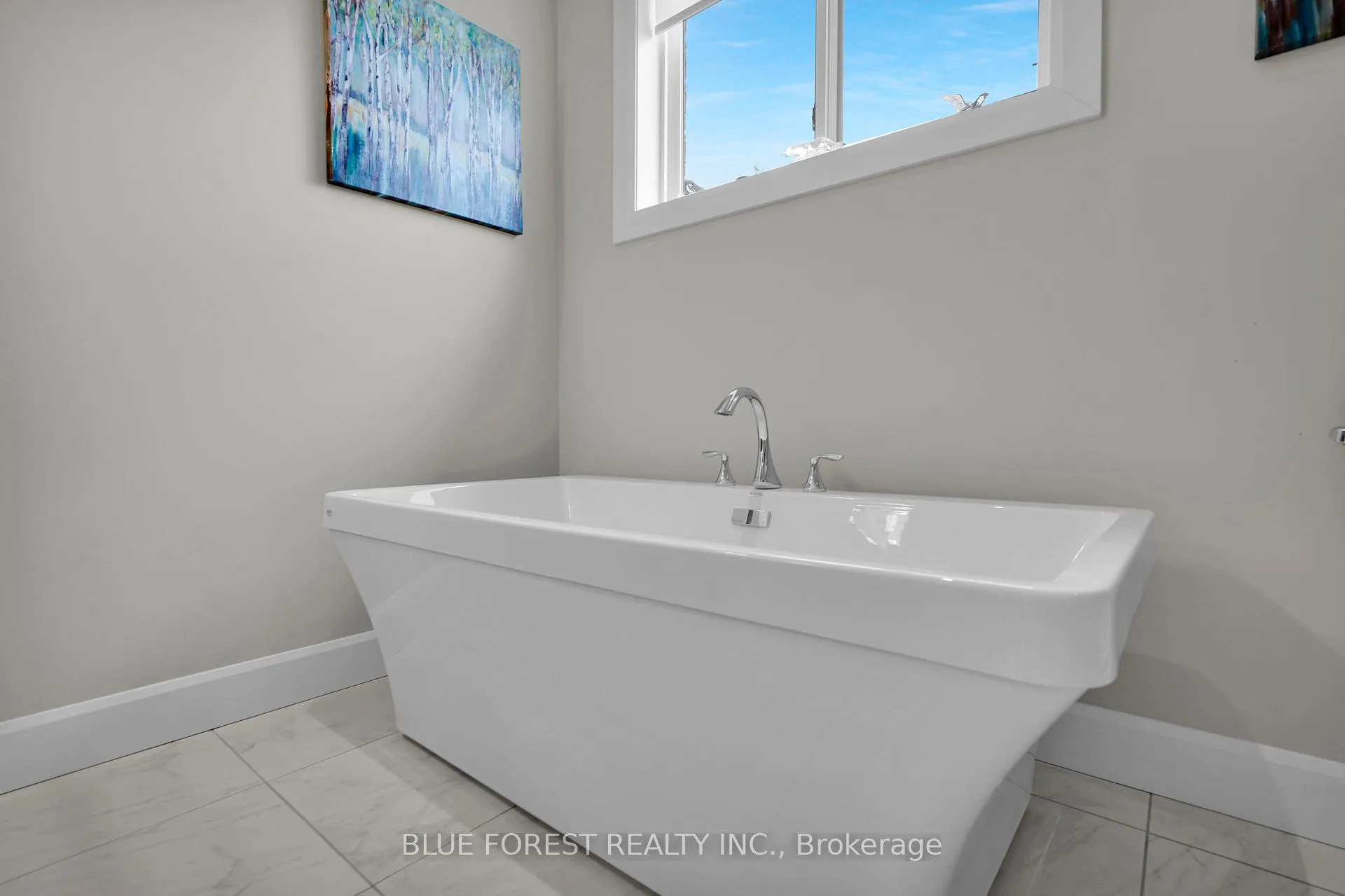 Photo 28 of 3297 Regiment Road, London, South V — HOMEH