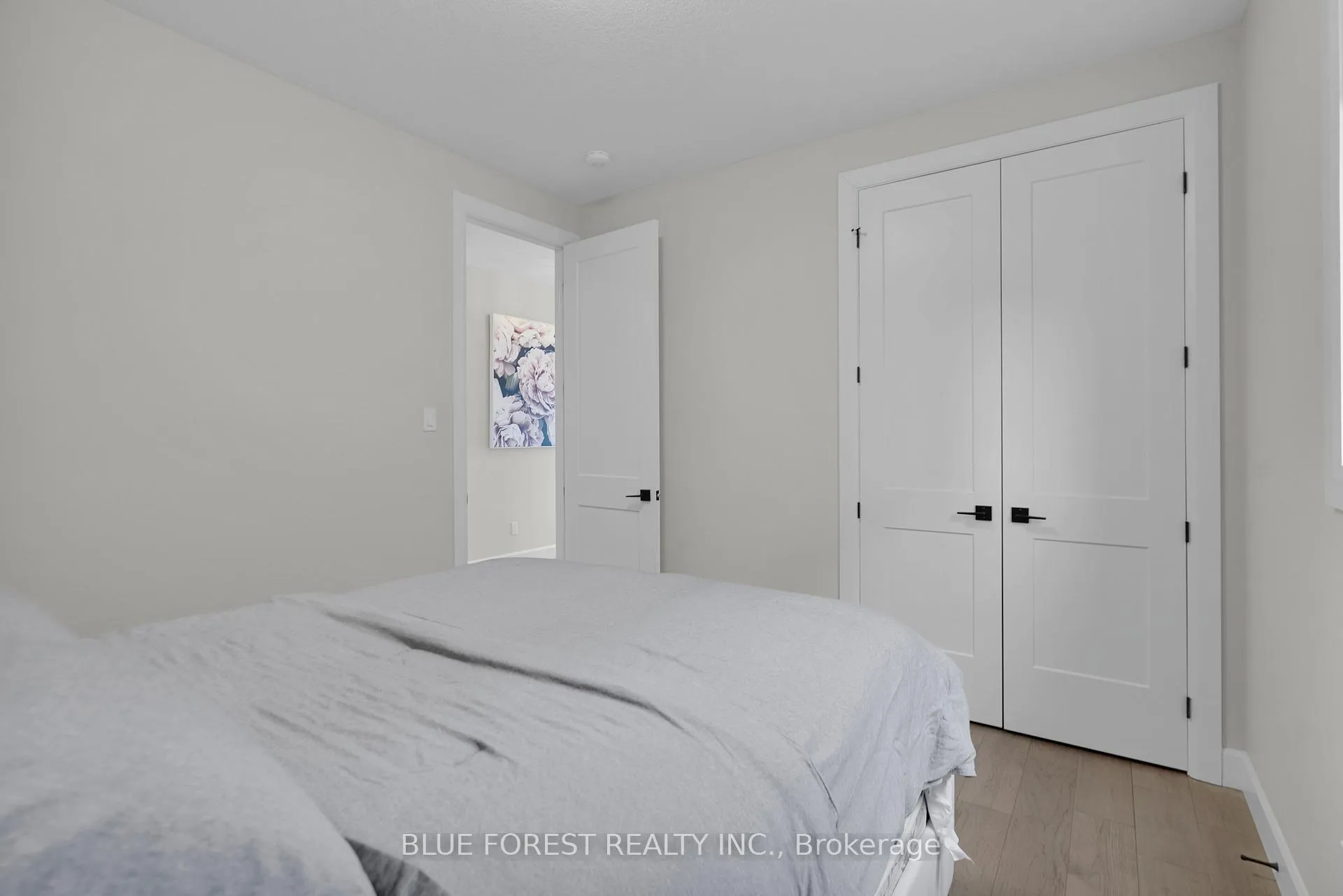Photo 33 of 3297 Regiment Road, London, South V — HOMEH