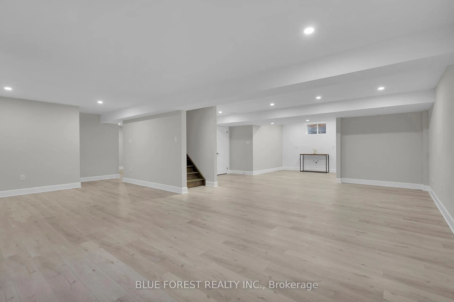Photo 37 of 3297 Regiment Road, London, South V — HOMEH