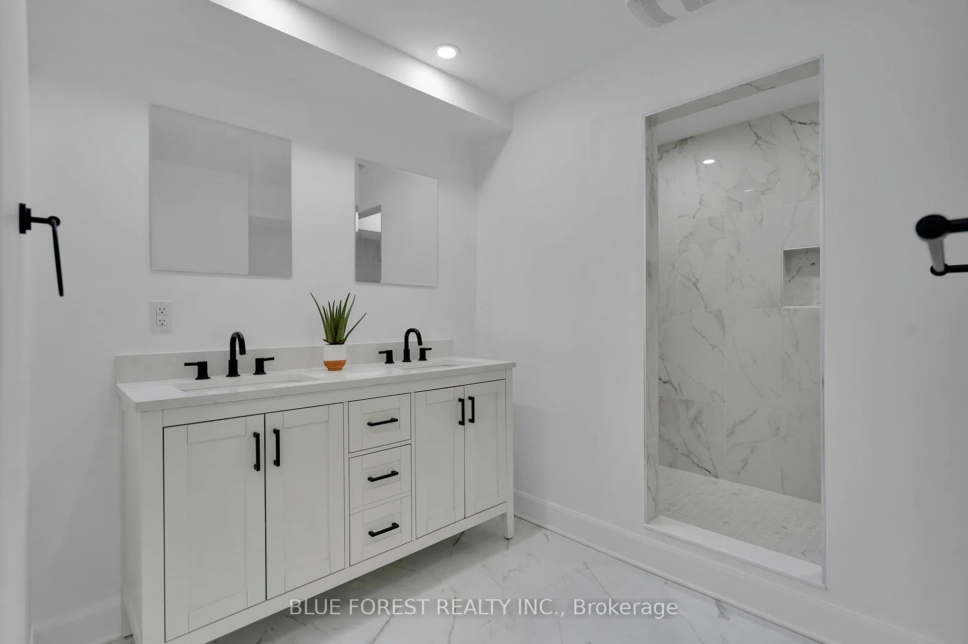 Photo 41 of 3297 Regiment Road, London, South V — HOMEH