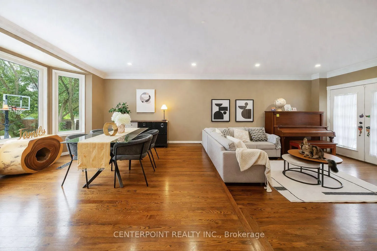 Photo 3 of 49 Redwood Lane, Markham, Unionville — HOMEH