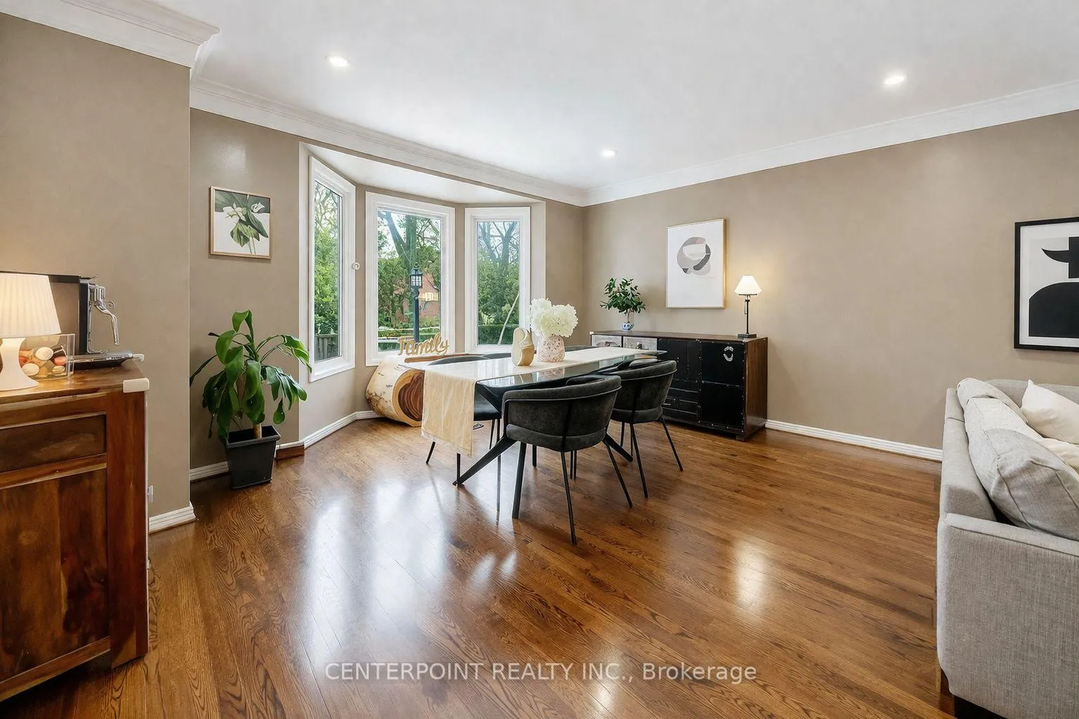 Photo 4 of 49 Redwood Lane, Markham, Unionville — HOMEH