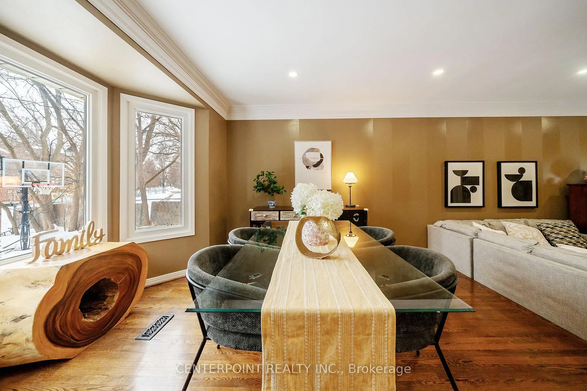 Photo 5 of 49 Redwood Lane, Markham, Unionville — HOMEH