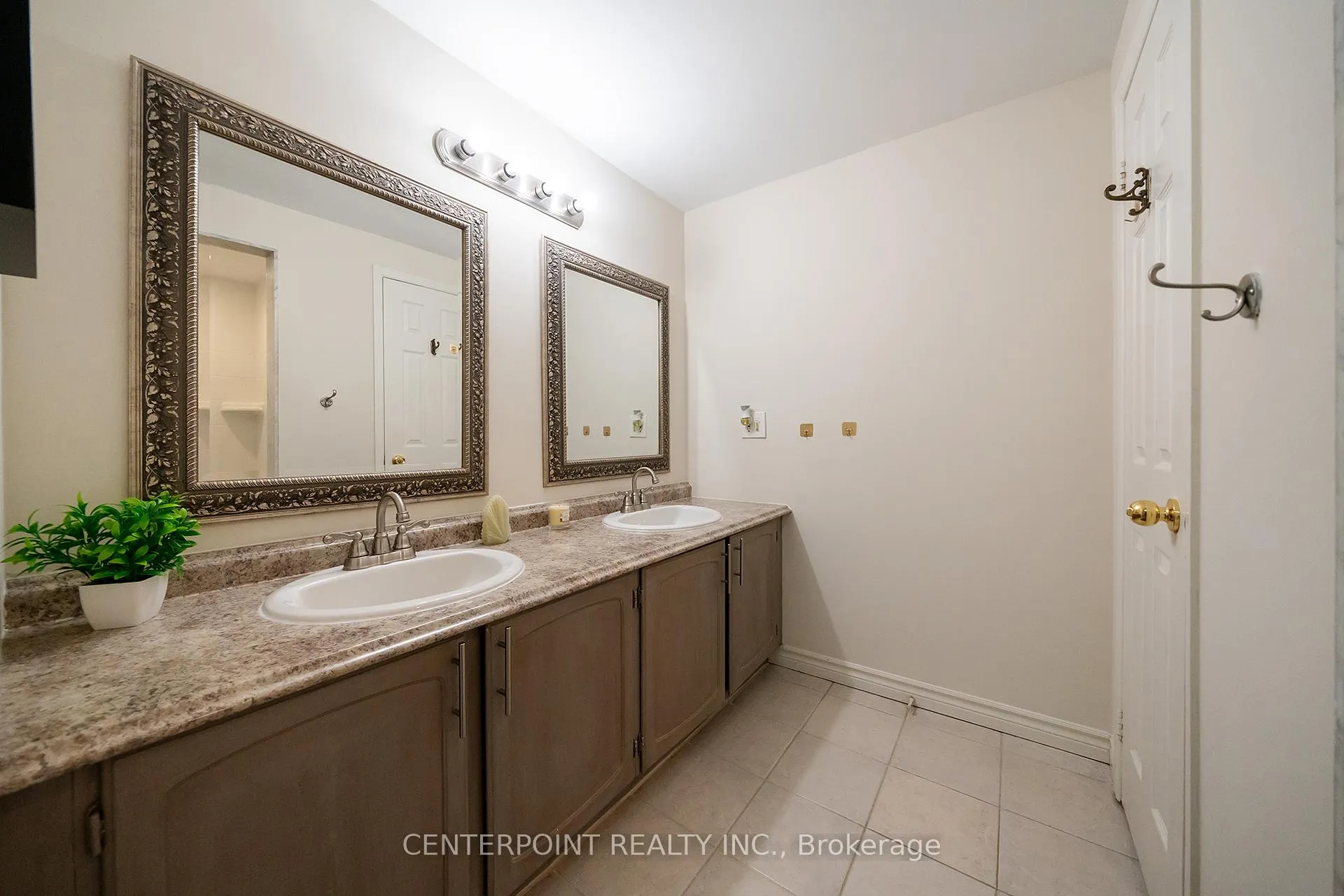 Photo 24 of 49 Redwood Lane, Markham, Unionville — HOMEH