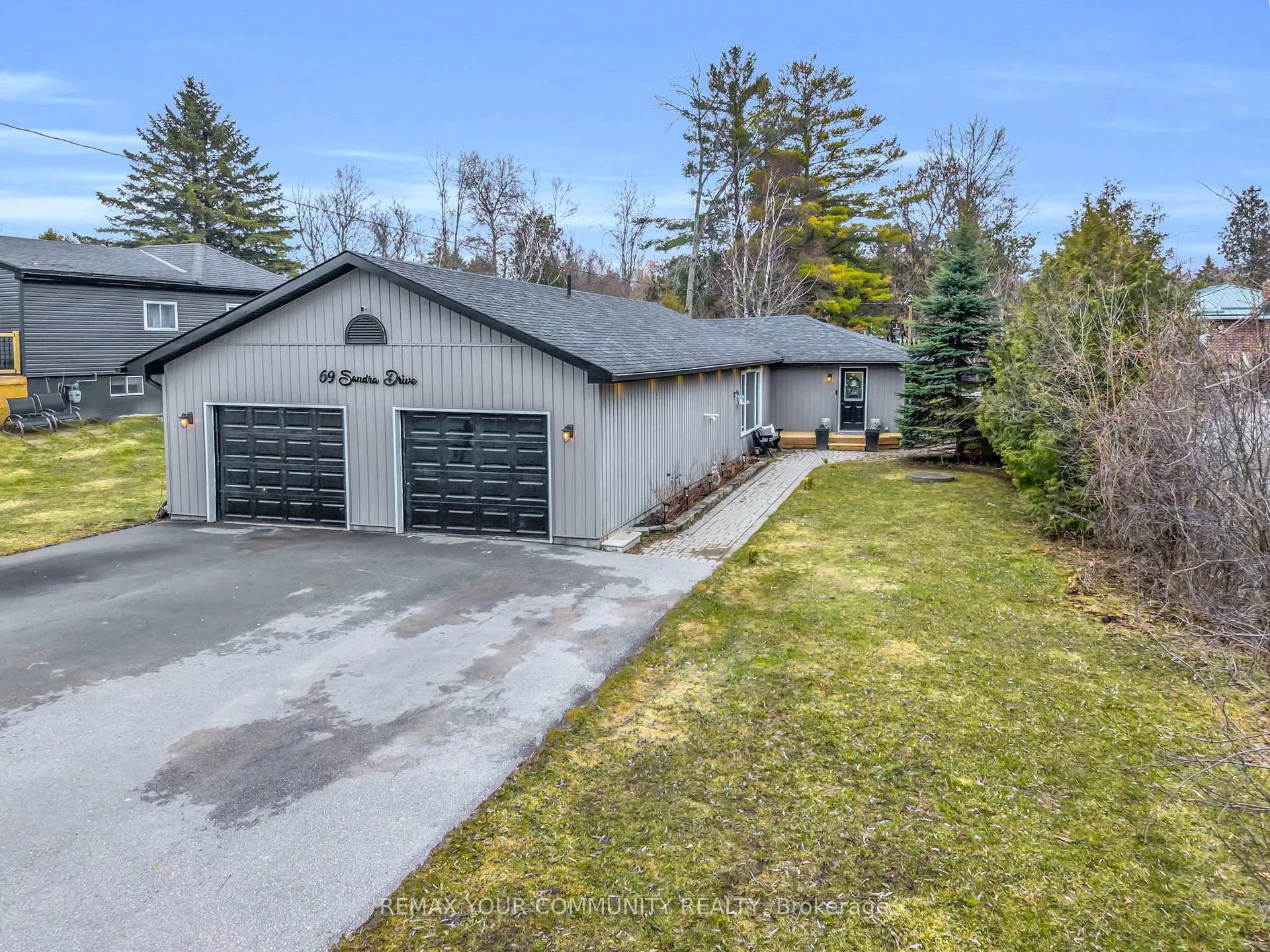 Photo 2 of 69 Sandra Drive, Georgina, Sutton & Jackson's Point — HOMEH