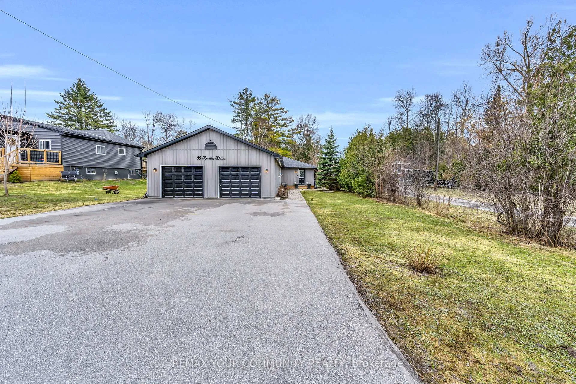 Photo 3 of 69 Sandra Drive, Georgina, Sutton & Jackson's Point — HOMEH