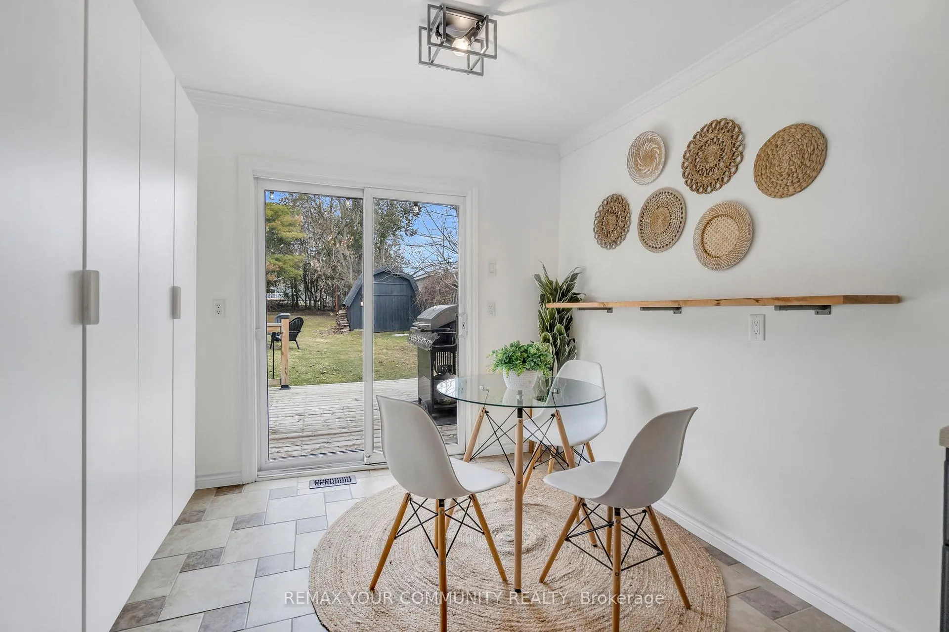 Photo 11 of 69 Sandra Drive, Georgina, Sutton & Jackson's Point — HOMEH