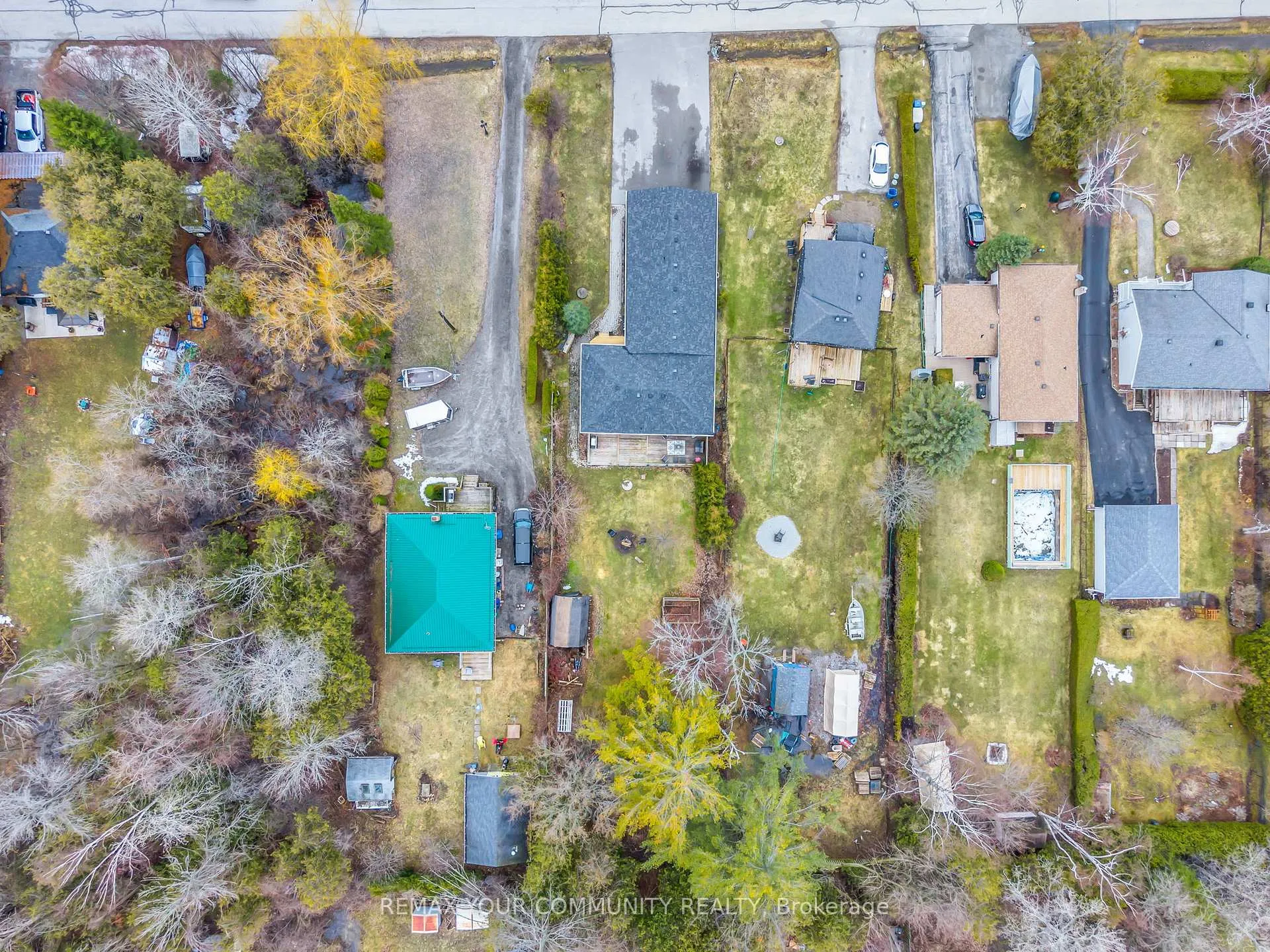 Photo 45 of 69 Sandra Drive, Georgina, Sutton & Jackson's Point — HOMEH