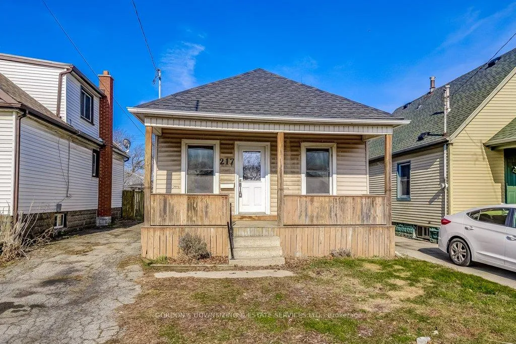 Photo 2 of 217 Tolton Avenue, Hamilton, Normanhurst — HOMEH