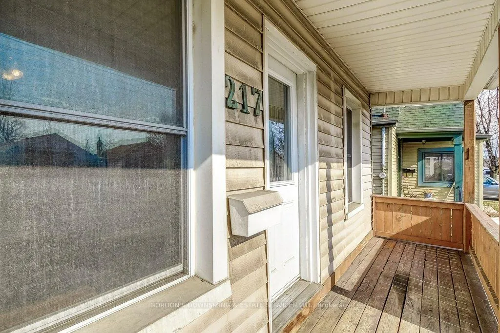 Photo 3 of 217 Tolton Avenue, Hamilton, Normanhurst — HOMEH