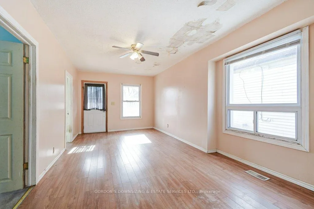 Photo 10 of 217 Tolton Avenue, Hamilton, Normanhurst — HOMEH