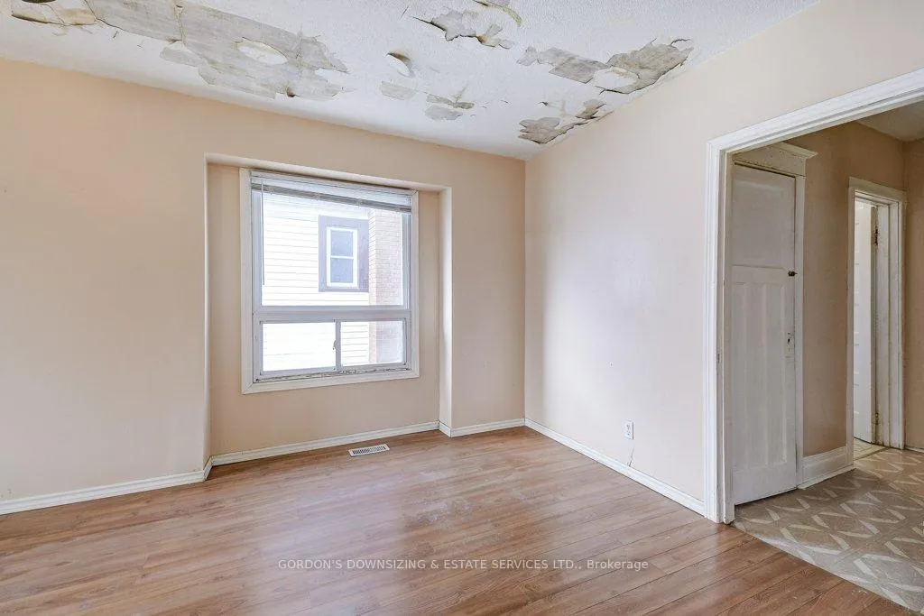 Photo 11 of 217 Tolton Avenue, Hamilton, Normanhurst — HOMEH