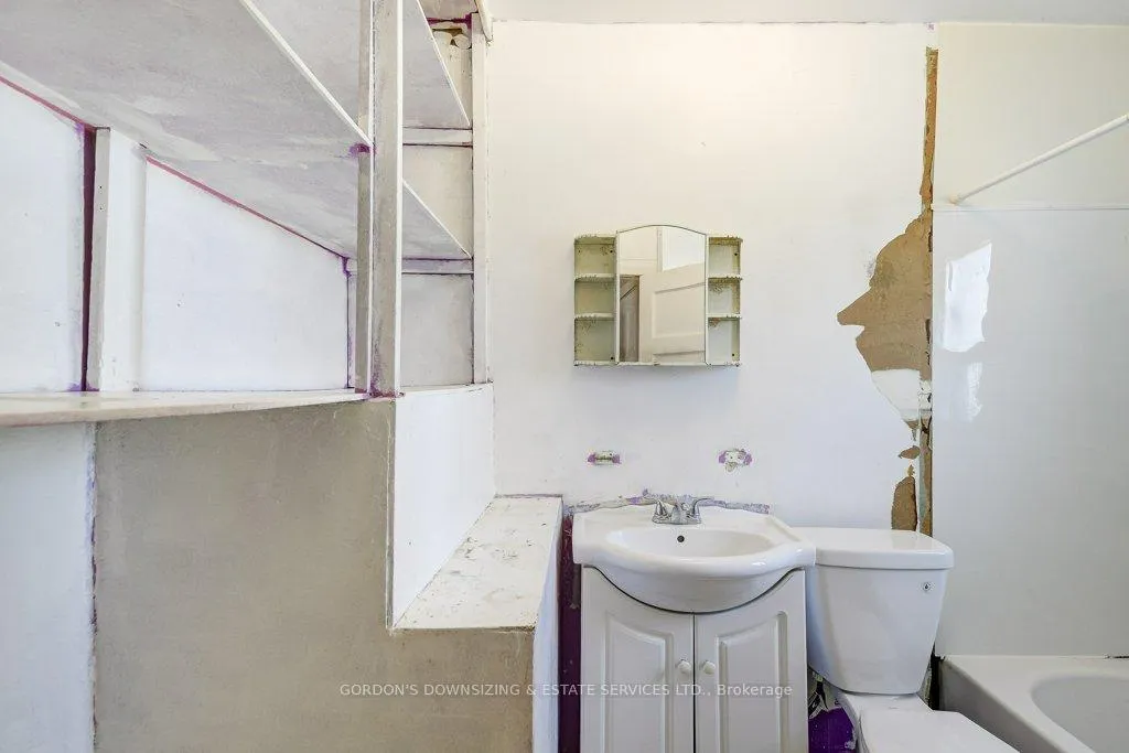 Photo 24 of 217 Tolton Avenue, Hamilton, Normanhurst — HOMEH