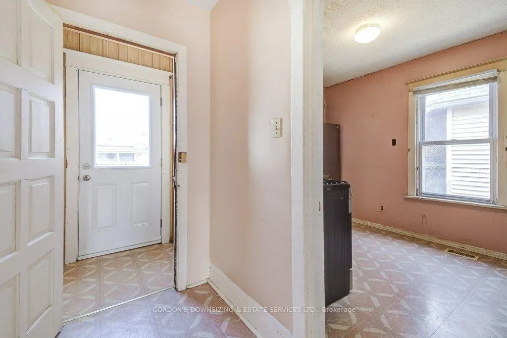 Photo 26 of 217 Tolton Avenue, Hamilton, Normanhurst — HOMEH