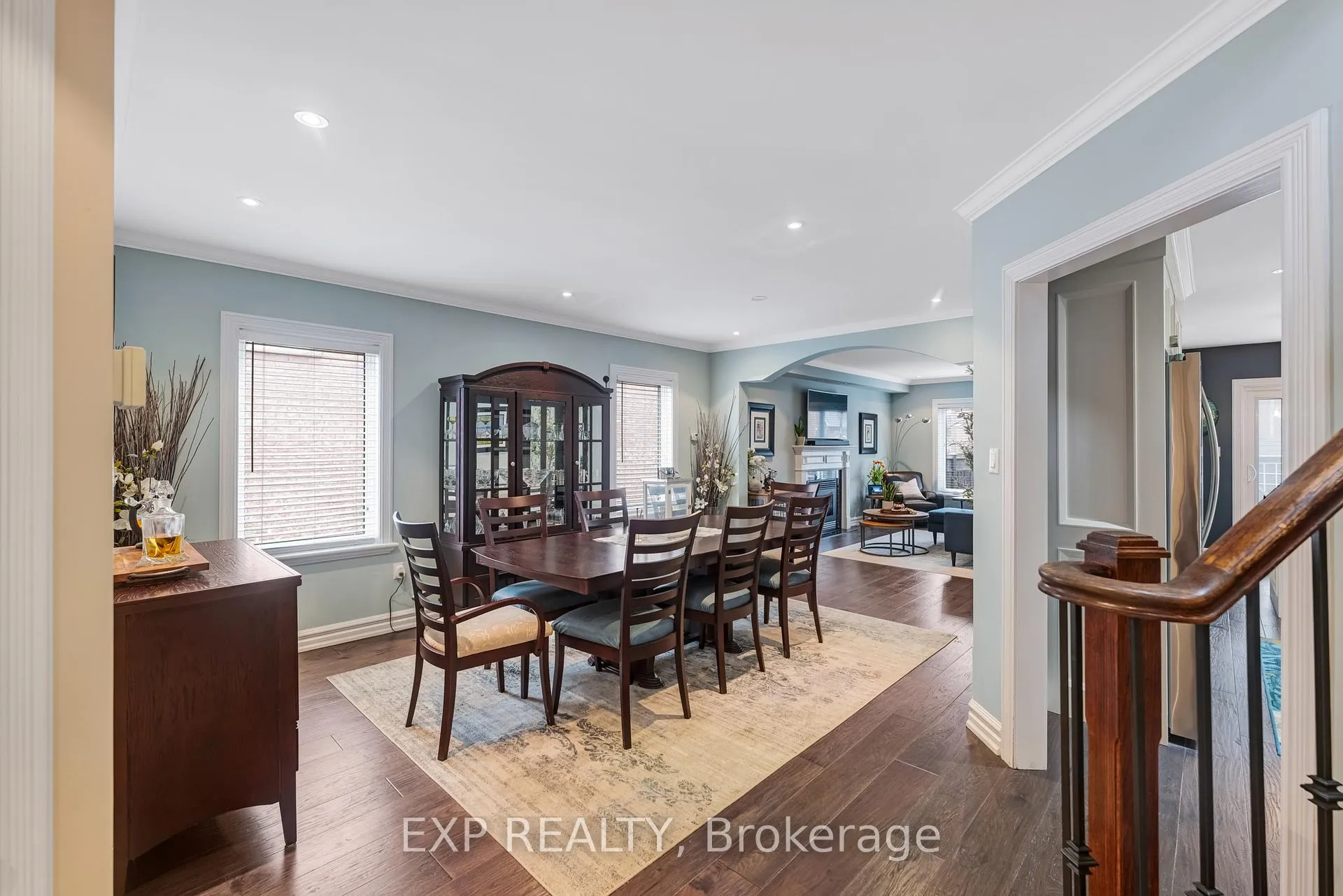 Photo 4 of 138 Princeton Gate, Vaughan, Maple — HOMEH