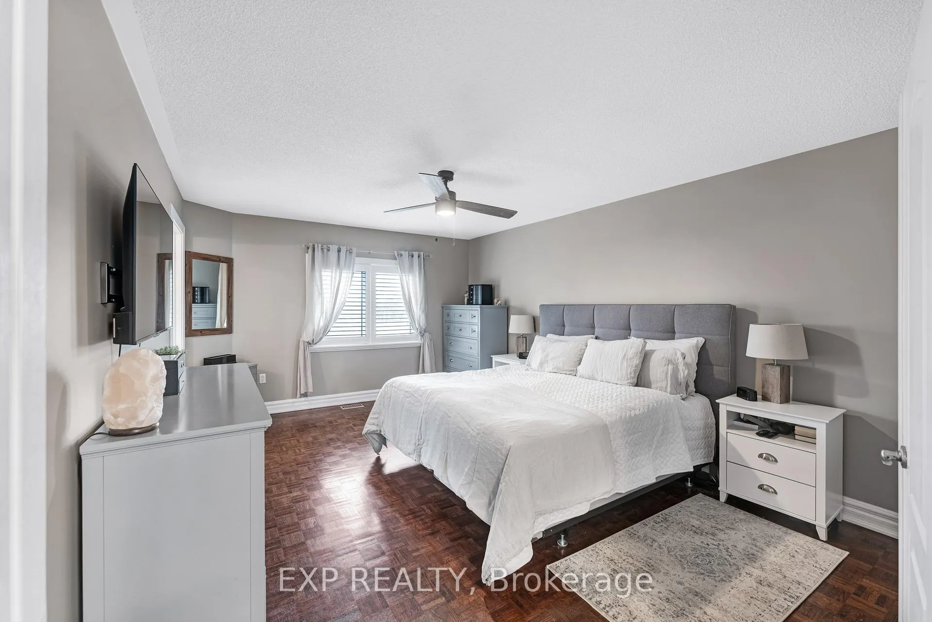 Photo 20 of 138 Princeton Gate, Vaughan, Maple — HOMEH