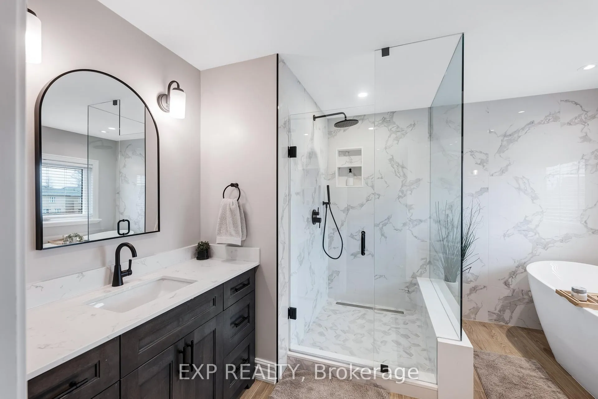 Photo 22 of 138 Princeton Gate, Vaughan, Maple — HOMEH