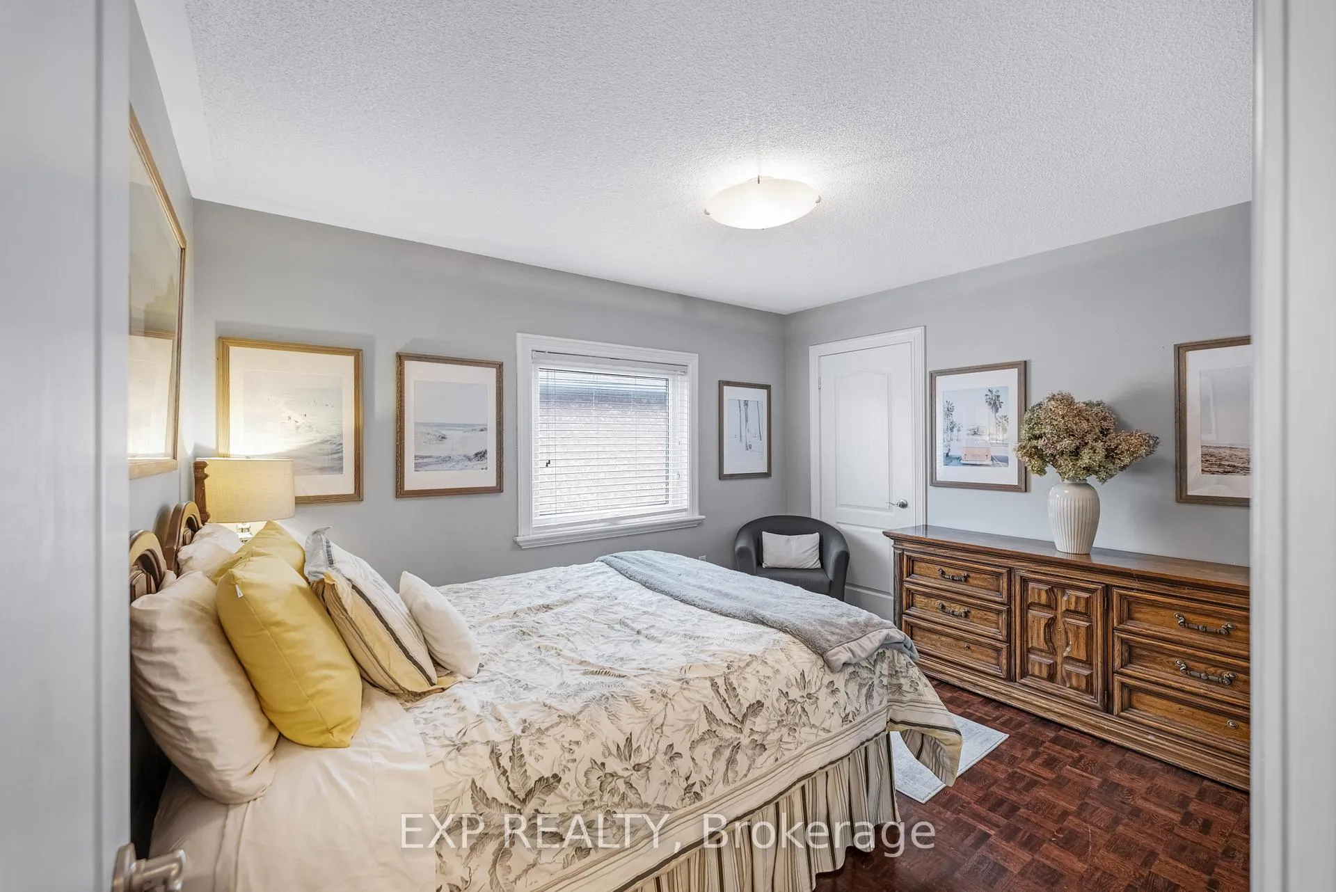 Photo 25 of 138 Princeton Gate, Vaughan, Maple — HOMEH