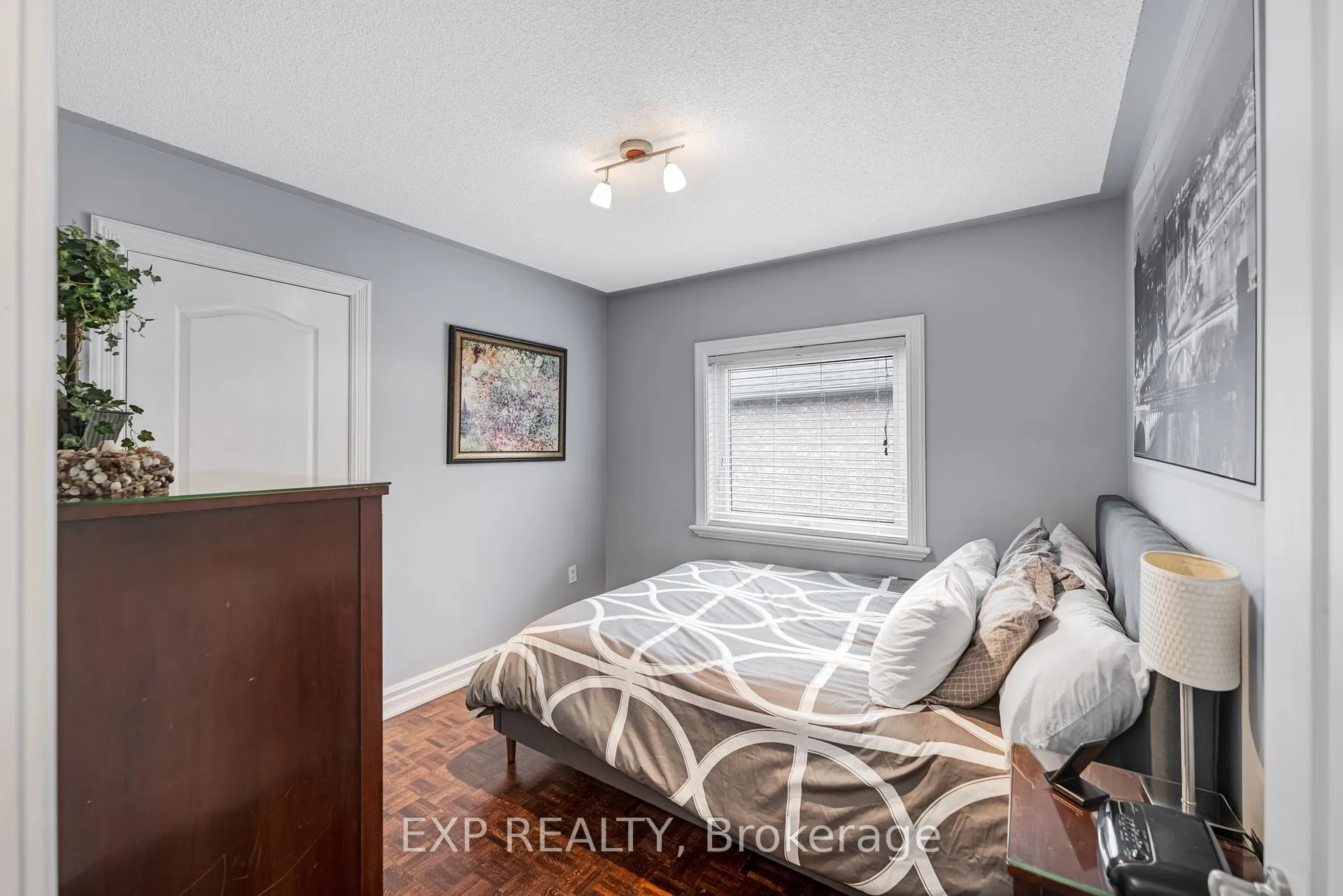 Photo 27 of 138 Princeton Gate, Vaughan, Maple — HOMEH