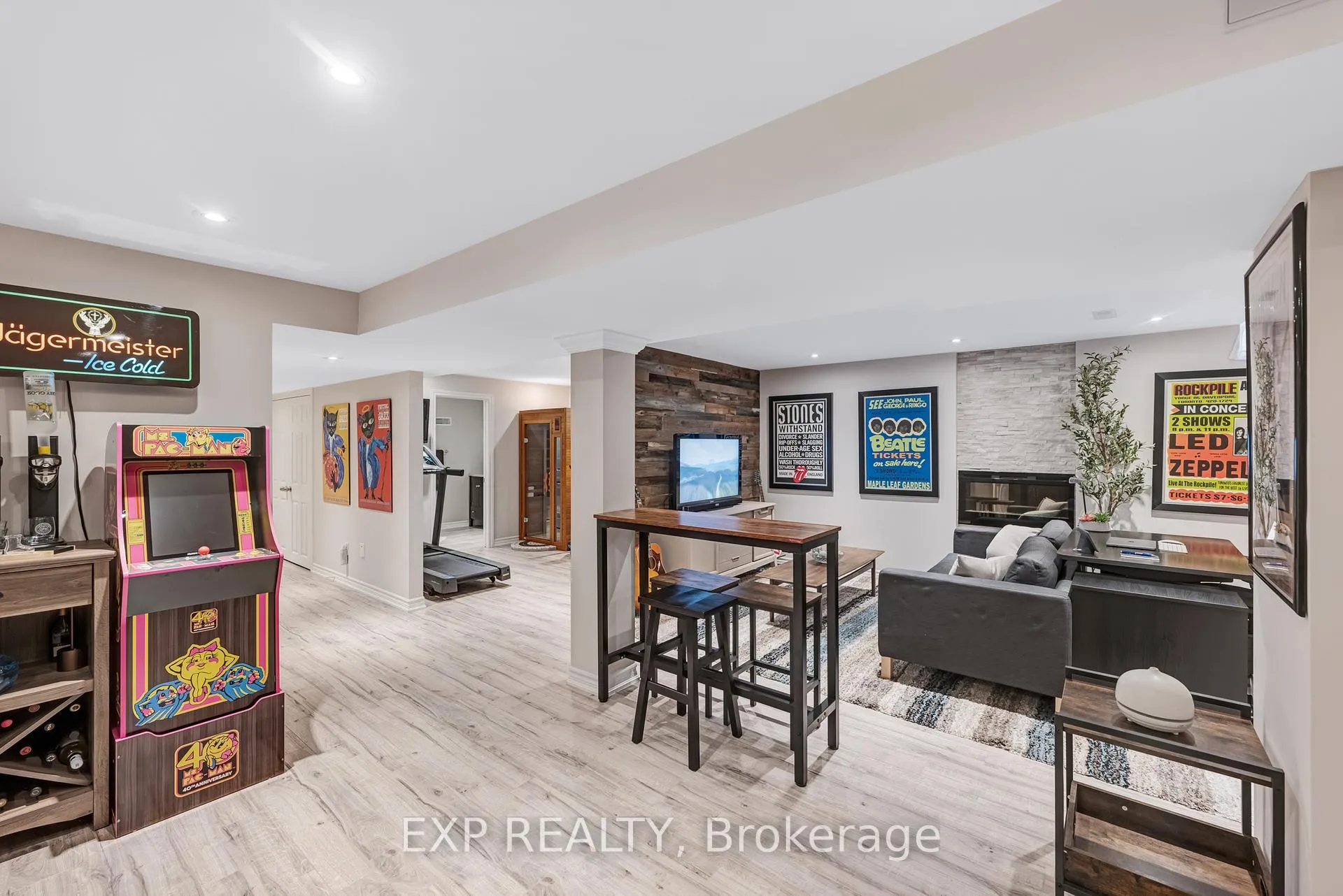 Photo 33 of 138 Princeton Gate, Vaughan, Maple — HOMEH