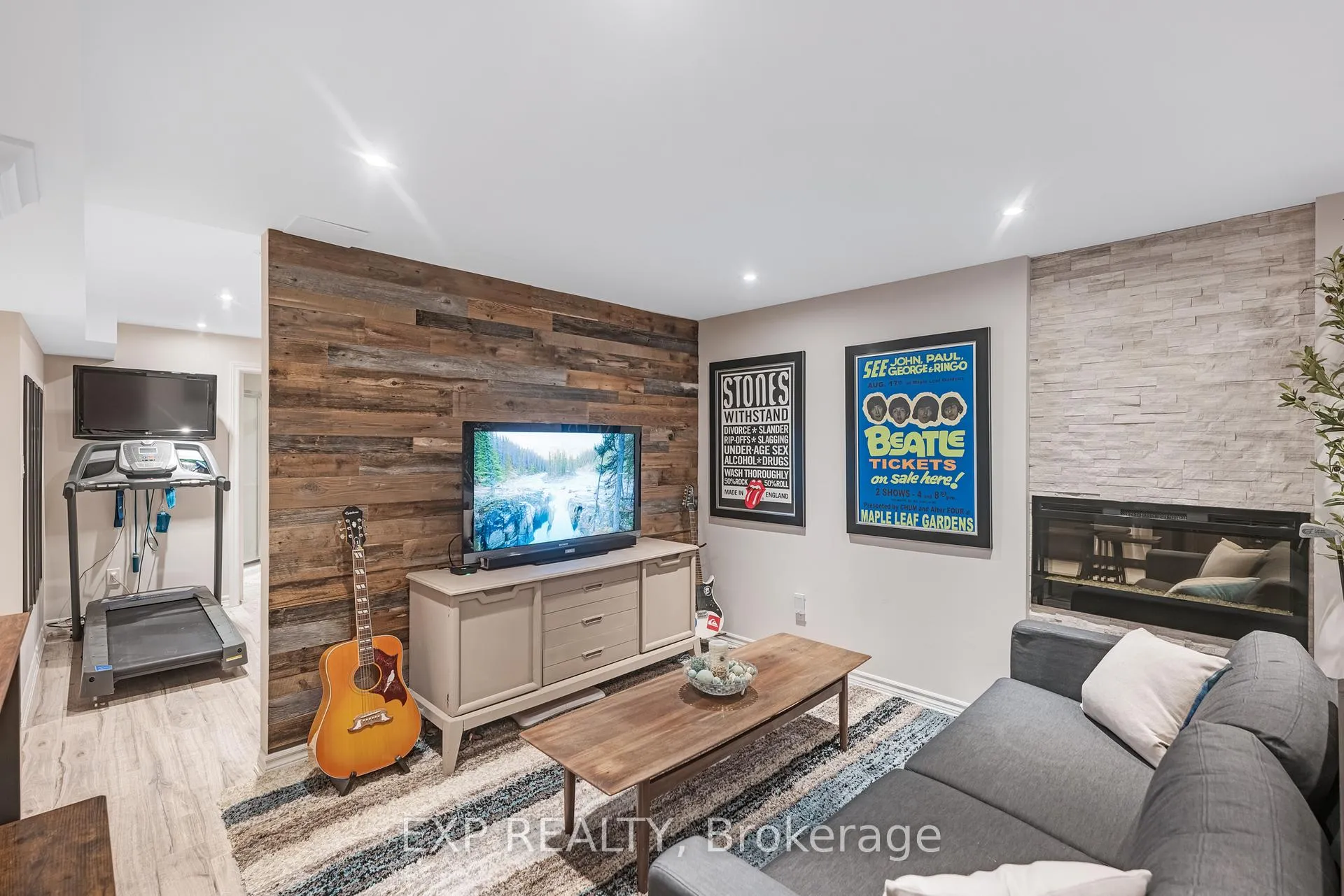 Photo 35 of 138 Princeton Gate, Vaughan, Maple — HOMEH