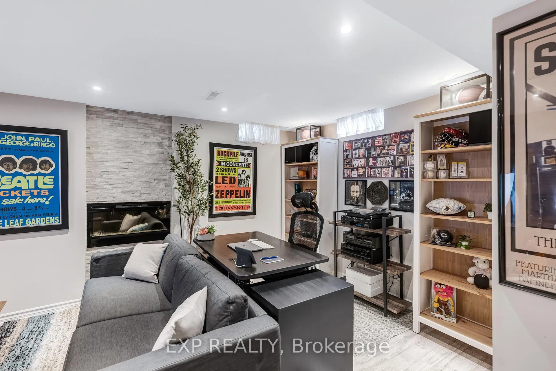 Photo 36 of 138 Princeton Gate, Vaughan, Maple — HOMEH